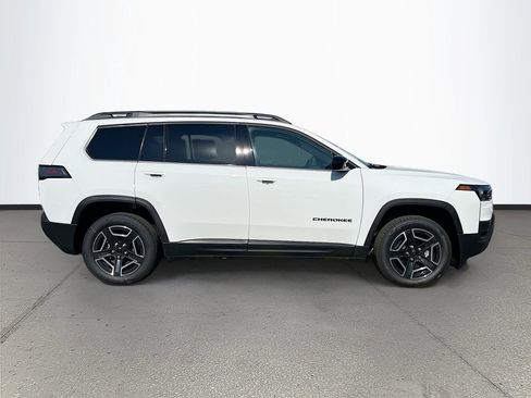 New 2026 Jeep Cherokee Laredo image 8