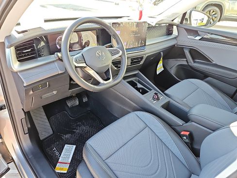 New 2026 Volkswagen Tiguan SE image 13