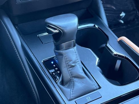 Certified 2024 Lexus ES 350 w/ Premium Package FWD image 22