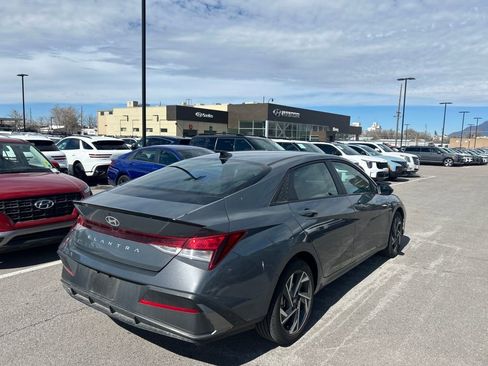 Used 2025 Hyundai Elantra Sport image 5