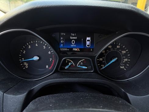 Used 2015 Ford Focus SE FWD image 9