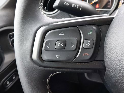 Used 2025 Jeep Wrangler Unlimited Rubicon AWD/4WD image 34