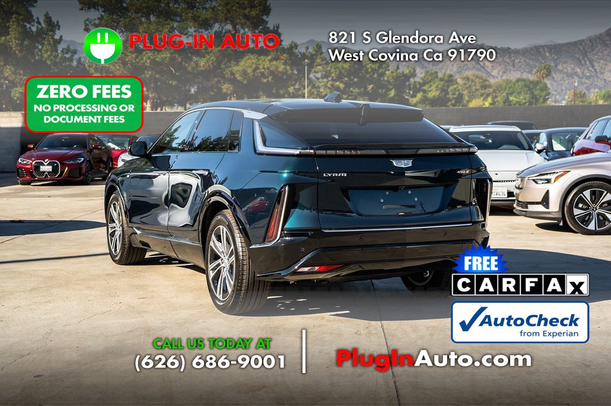 Used 2024 Cadillac Lyriq Luxury w/ LPO, Floor Liner Package RWD image 2