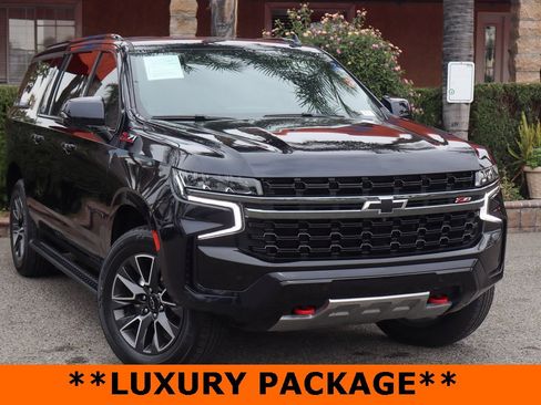Used 2022 Chevrolet Suburban Z71 w/ Luxury Package image 2
