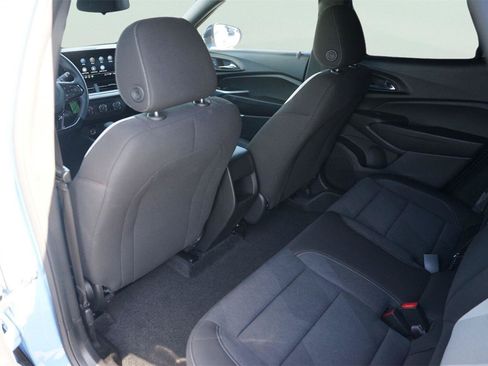 Used 2024 Chevrolet Trax RS w/ Driver Confidence Package FWD image 11