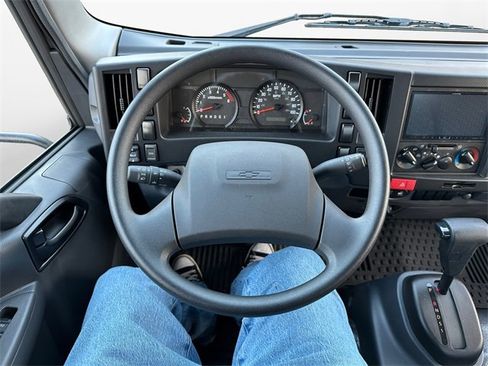 New 2025 Chevrolet Low Cab Forward image 9