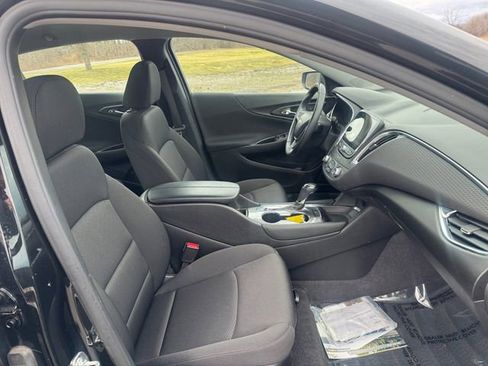 Used 2018 Chevrolet Malibu LT image 17