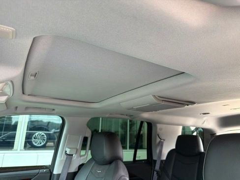 Used 2016 Cadillac Escalade Premium AWD/4WD image 11