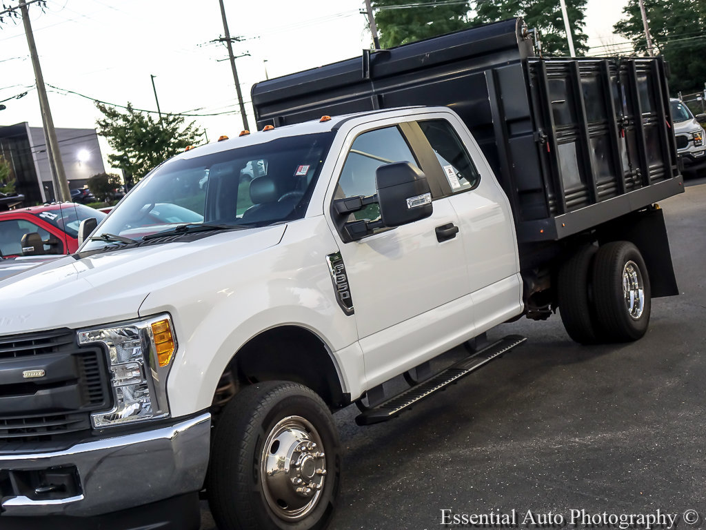 Used 2017 Ford F350 XL w/ Power Equipment Group AWD/4WD image 4