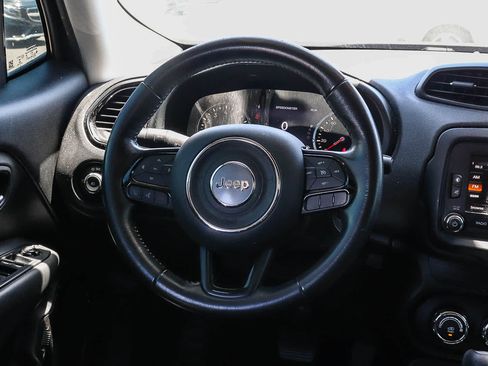 Used 2017 Jeep Renegade Altitude FWD image 23