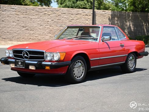 Used 1987 Mercedes-Benz 560 SL image 3