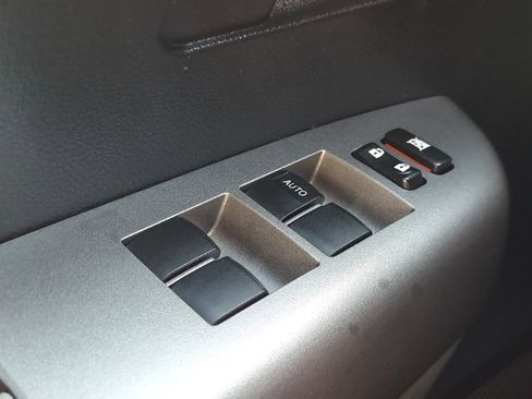 Used 2012 Toyota Tundra 4x4 Double Cab image 17