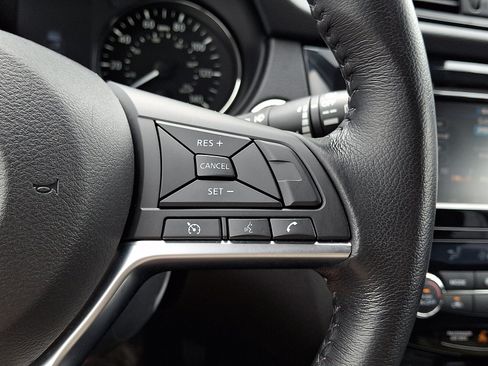 Used 2019 Nissan Rogue SV AWD/4WD image 22