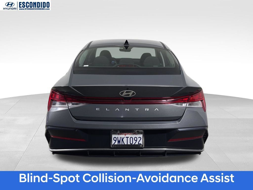 Certified 2025 Hyundai Elantra SEL FWD image 5