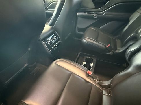 Used 2022 Lincoln Aviator AWD w/ Premium Package image 22