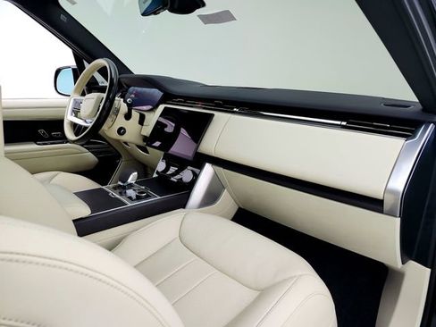 Certified 2023 Land Rover Range Rover SE AWD/4WD image 13