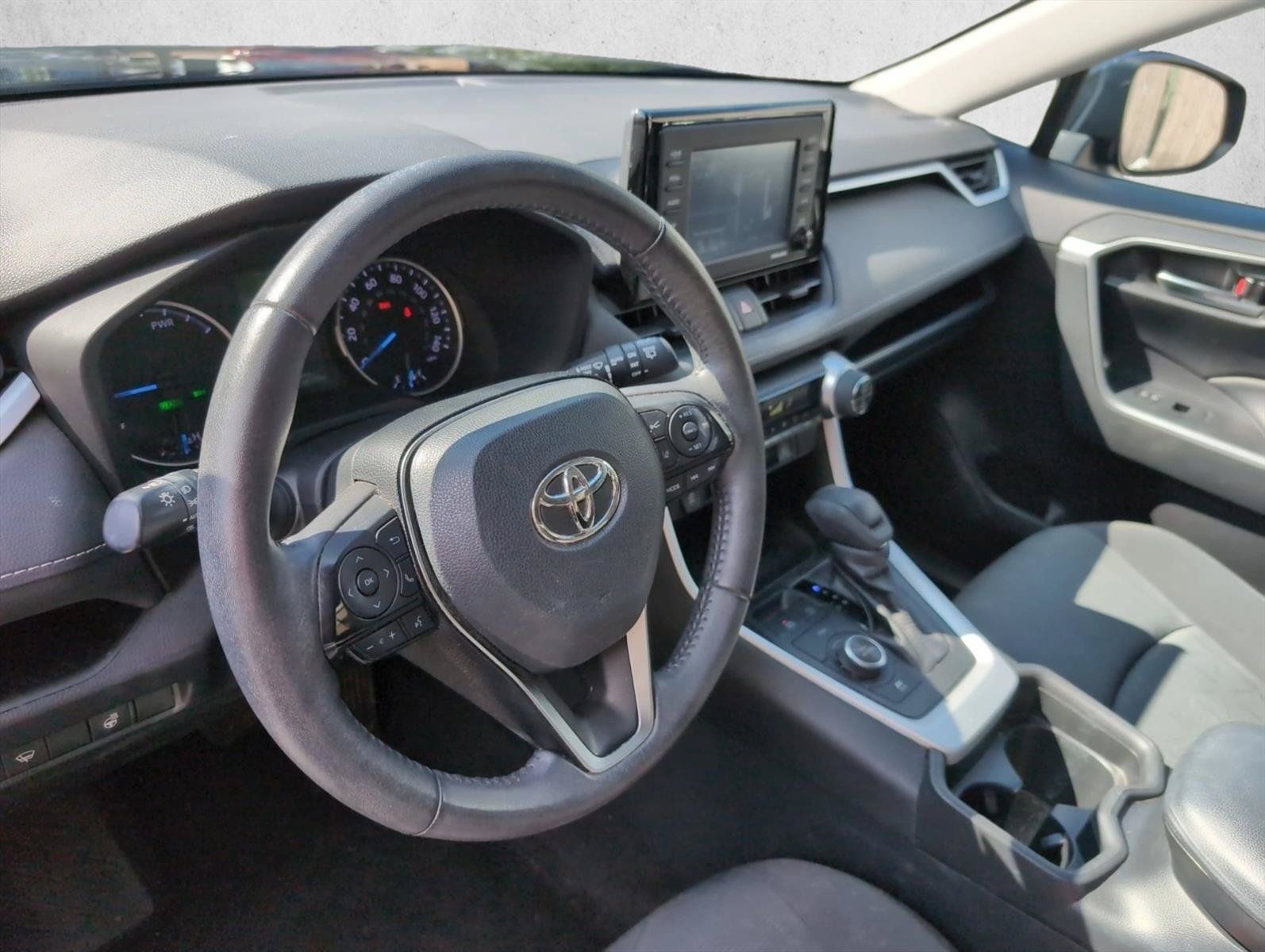 Used 2021 Toyota RAV4 XLE w/ XLE Grade Weather Package AWD/4WD image 9