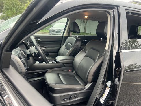 Used 2024 Nissan Pathfinder SL w/ Cargo Package AWD/4WD image 16