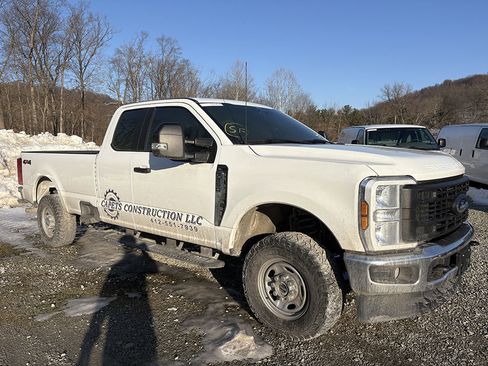 Used 2024 Ford F250 XL w/ Snow Plow/Camper Package image 4