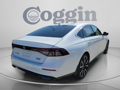 Used 2024 Honda Accord Touring image 3