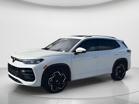 New 2026 Volkswagen Tiguan SEL R-Line image 4