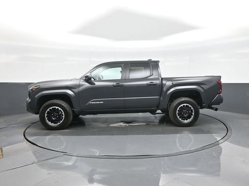 Certified 2025 Toyota Tacoma SR5 AWD/4WD image 4
