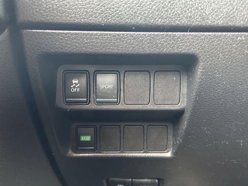 Used 2016 Nissan Rogue S image 17