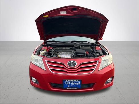 Used 2011 Toyota Camry XLE image 4