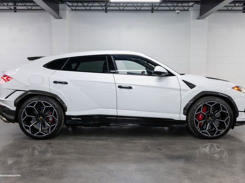 Used 2023 Lamborghini Urus Performante AWD/4WD image 16