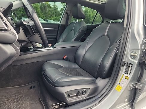 Used 2020 Toyota Camry XSE w/ Navigation Package FWD image 18