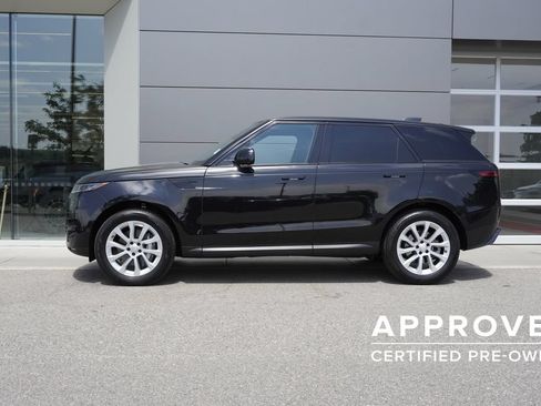 Used 2025 Land Rover Range Rover Sport SE AWD/4WD image 8