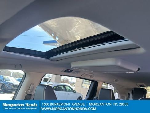 Used 2025 Honda Odyssey Elite image 32