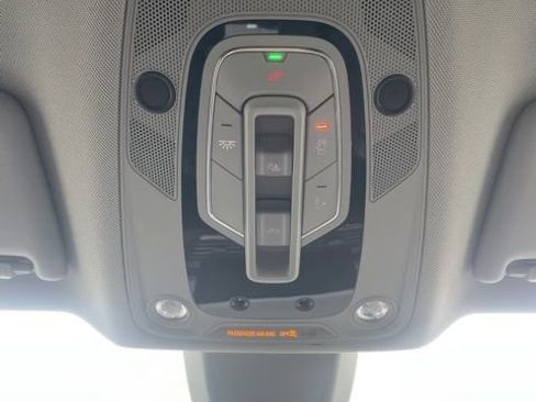 Used 2023 Audi Q5 2.0T Premium w/ Convenience Package image 24