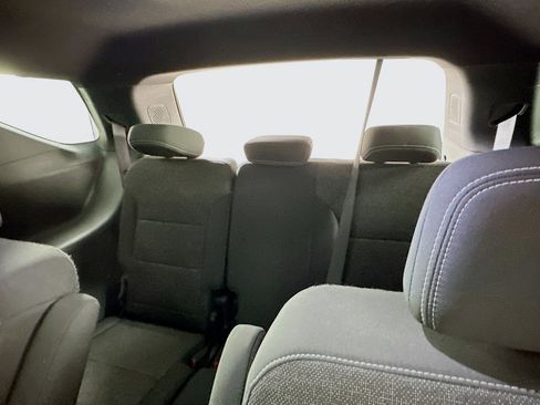 Used 2025 Chevrolet Traverse LT image 29