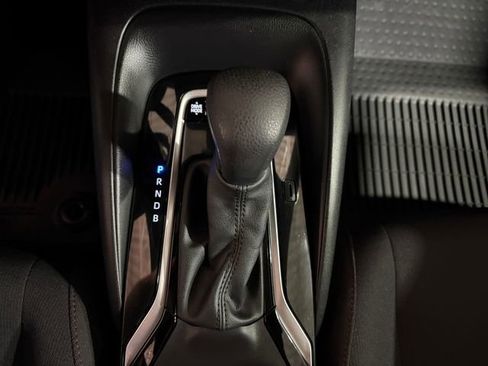 Certified 2025 Toyota Corolla SE image 18