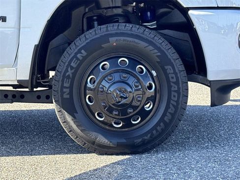 Used 2024 RAM 3500 Laramie w/ Night Edition image 31