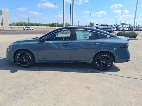 New 2026 Nissan Sentra SR w/ Floor Mat Package FWD image 3