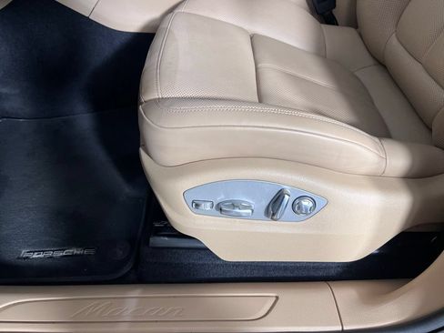 Certified 2023 Porsche Macan Turbo AWD/4WD image 29