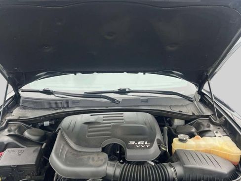 Used 2020 Dodge Charger SXT w/ Leather Interior Group image 8