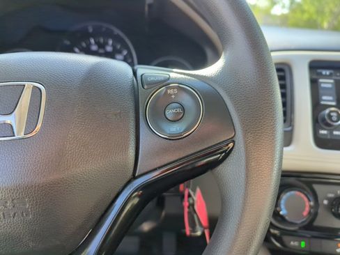 Used 2020 Honda HR-V LX image 19