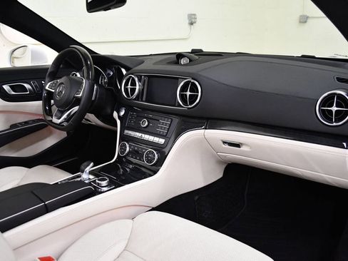 Used 2017 Mercedes-Benz SL 550 image 14
