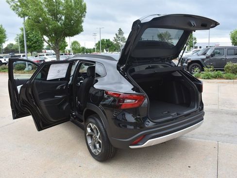 New 2026 Chevrolet Trax LT image 16