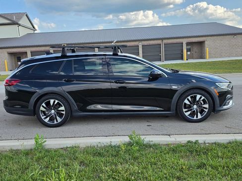 Used 2018 Buick Regal Preferred w/ Sights and Sounds Package AWD/4WD image 4
