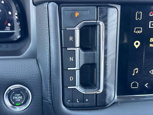 Used 2023 GMC Yukon Denali w/ Advanced Technology Package AWD/4WD image 12