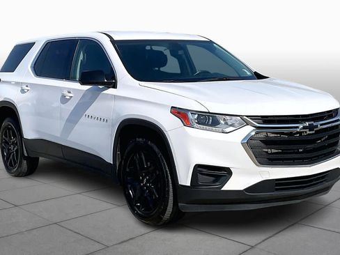 Used 2020 Chevrolet Traverse LS image 3