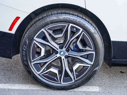 Used 2025 BMW iX xDrive50 image 10