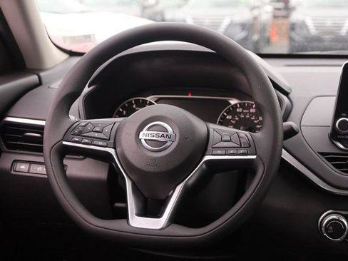 Used 2022 Nissan Altima 2.5 SV image 21