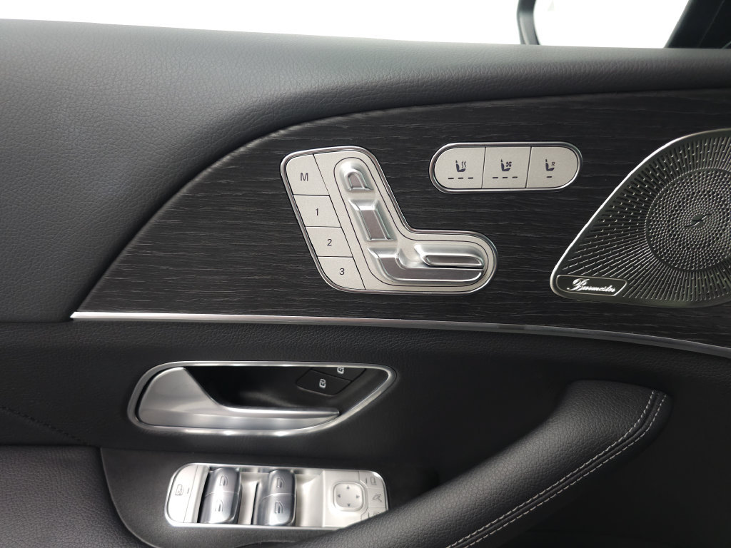 Certified 2026 Mercedes-Benz GLS 450 4MATIC image 6