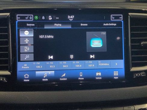 Used 2023 Chrysler Pacifica Touring-L FWD image 23