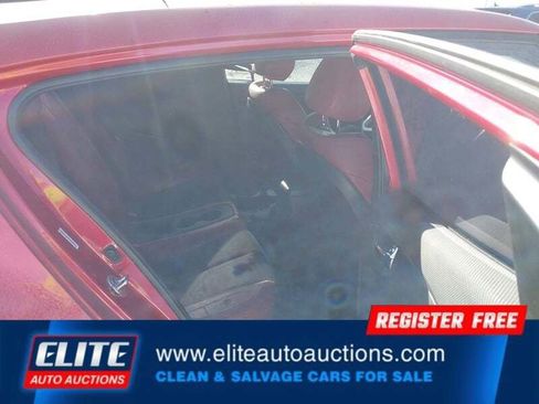 Used 2013 Hyundai Veloster w/ Style Pkg image 15